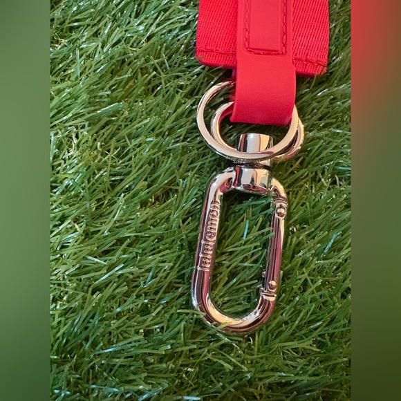 Lululemon ❤️ Collective Pinnacle Plus Red “Never Lost Keychain” - Picture 4 of 9